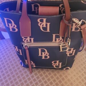 Dooney & Bourke purse